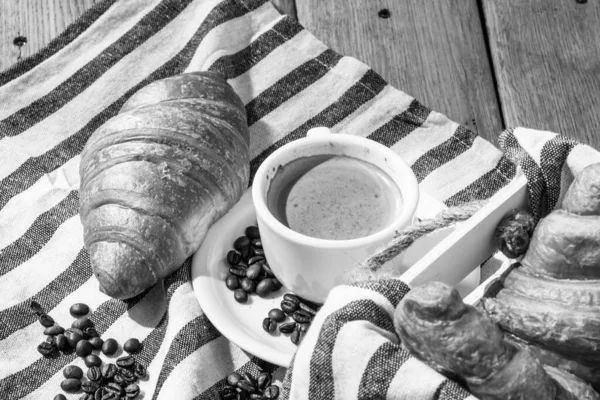 Lezzetli Taze Kruvasan Fransız Kruvasan Kahvaltısı — Stok fotoğraf