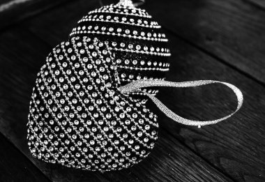 Noel süsleri ve bulanık ışıklar.