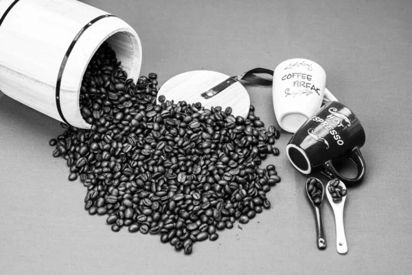 Schwarze Kaffeetasse Kaffeebohnen Frühstückskaffee Konzept — Stockfoto