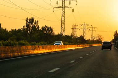 Romanya 'nın başkenti Bükreş' te sabah ve akşam araba trafiği, kirlilik, trafik sıkışıklığı