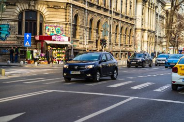 Romanya 'nın başkenti Bükreş' te sabah ve akşam araba trafiği, kirlilik, trafik sıkışıklığı