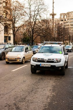 Romanya 'nın başkenti Bükreş' te sabah ve akşam araba trafiği, kirlilik, trafik sıkışıklığı
