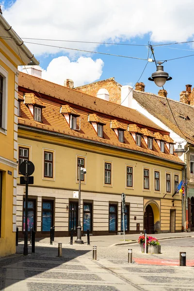 Eski Sibiu, Romanya 'da 2022' de dolaşan halk ve turistler