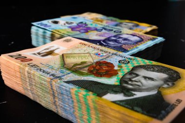 Bir yığın LEI Romanya parası. RON Leu Para Avrupa Para Birimi