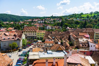Transilvanya 'nın eski Sighisoara kasabasının panoramik manzarası