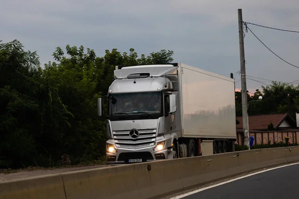 Véhicule De La Ville - Camion Transporteur Scania (+ 1 Voiture) à Prix  Carrefour