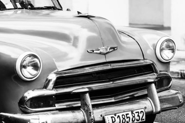 Havana, Küba 'da 2022' de özel taksi olarak kullanılan klasik Amerikan arabası.