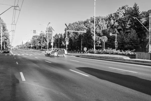 車の交通 交通渋滞都市ブカレスト ルーマニア 2022年 — ストック写真