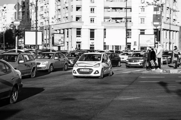 Tráfico Coches Contaminación Atasco Ciudad Centro Bucarest Rumania 2022 — Foto de Stock