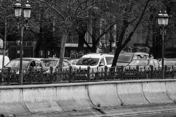 Autó Forgalom Szennyezés Dugó Város Bukarest Belvárosában Románia 2022 — Stock Fotó