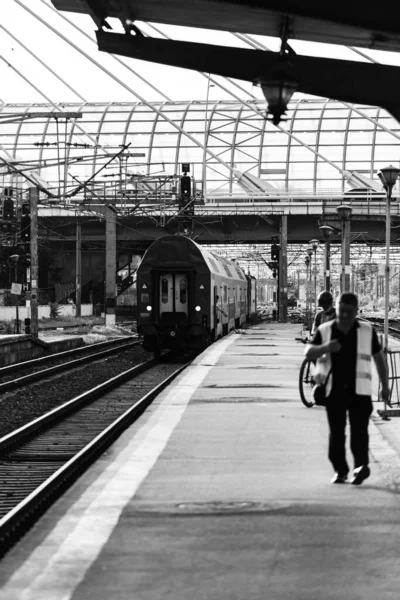 Treno Alla Stazione Ferroviaria Bucarest Nord Gara Nord Bucarest Romania — Foto Stock