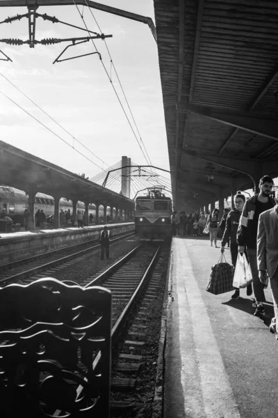 Treno Alla Stazione Ferroviaria Bucarest Nord Gara Nord Bucarest Romania — Foto Stock