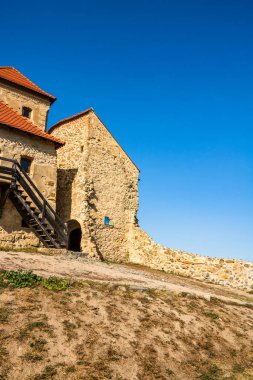 Romanya 'nın Transilvanya kentindeki ünlü Rupea kalesi. Rupa Kalesi (Cetatea Rupea)