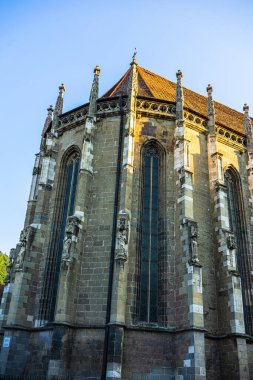 Romanya 'nın Brasov kentinde Kara Kilise' nin (Biserica Neagra) Büyük Gotik Binası