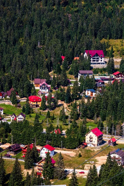 Romanya Nın Bihor Kentindeki Bir Dağ Beldesinin Yukarıdan Görüntüsü 2021 — Stok fotoğraf