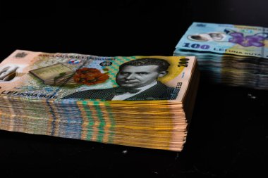 Bir yığın LEI Romanya parası. RON Leu Para Avrupa Para Birimi