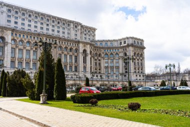 Romanya 'nın başkenti Bükreş' te sabah ve akşam araba trafiği, kirlilik, trafik sıkışıklığı