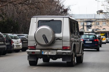 Romanya 'nın başkenti Bükreş' te sabah ve akşam araba trafiği, kirlilik, trafik sıkışıklığı