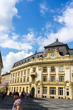 Eski Sibiu, Romanya sokaklarında dolaşan halk ve turistler, 2022