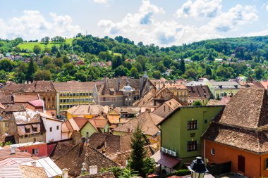 Transilvanya 'nın eski Sighisoara kasabasının panoramik manzarası