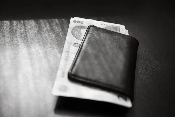 Man Wallet Money Table Wallet Lei — Stock Photo, Image