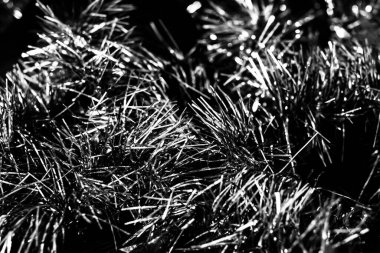 Noel süsleri ve bulanık ışıklar.