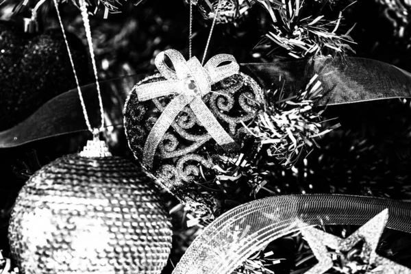 Decorati Ornamenti Natalizi Luci Sfocate — Foto Stock