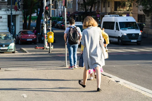 Pessoas Turistas Caminhando Cidade Velha Bucareste Romênia 2022 — Fotografia de Stock