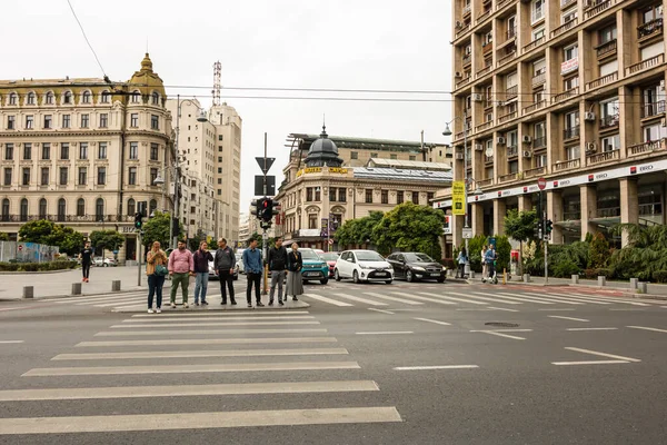 Personas Turistas Caminando Bucarest Old Town Rumania 2022 — Foto de Stock