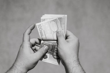 Euro banknotları. Enflasyon, harcamalar ve gelir. EURO para biriminde finans ve tasarruflar