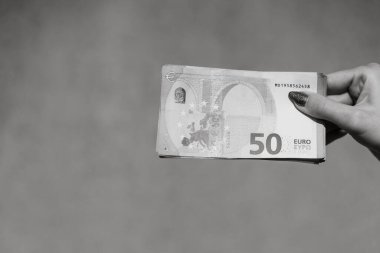 Euro banknotları. Enflasyon, harcamalar ve gelir. EURO para biriminde finans ve tasarruflar