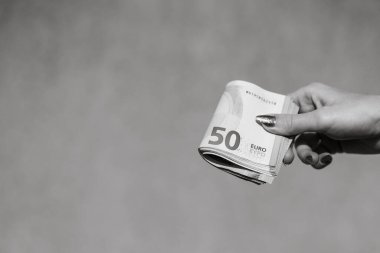 Euro banknotları. Enflasyon, harcamalar ve gelir. EURO para biriminde finans ve tasarruflar