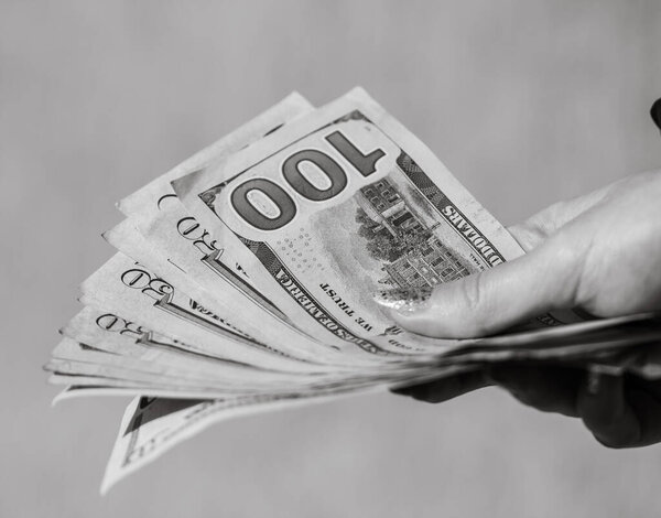 Доллары США. Инфляция и девальвация американской экономики