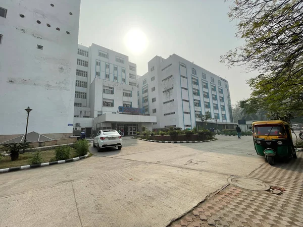 ニューデリー インド 2022年3月 ディープ チャンド バンドゥ政府病院の正面図 — ストック写真