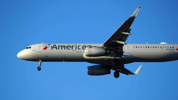 American Airlines Airbus A321 Förbereder Landning Chicagos Internationella Flygplats Hare — Stockfoto