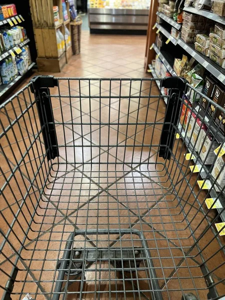 Grocery Cart Shopping Trip Going Aisles — Stock Photo, Image