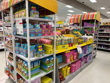 Paskalya sezonunda Chicago Hedef Mağazası 'nda perakende ve reyonlar.