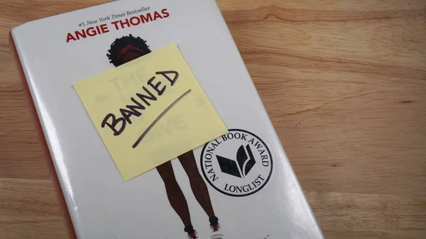 Angie Thomas Genç Yetişkin Romanı Hate Give Bir Kopyası Siyahların — Stok fotoğraf