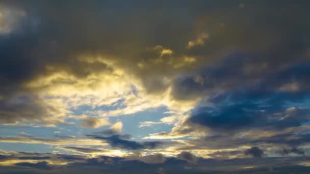 Coucher de soleil sur l'horizon. Tima-lapse 