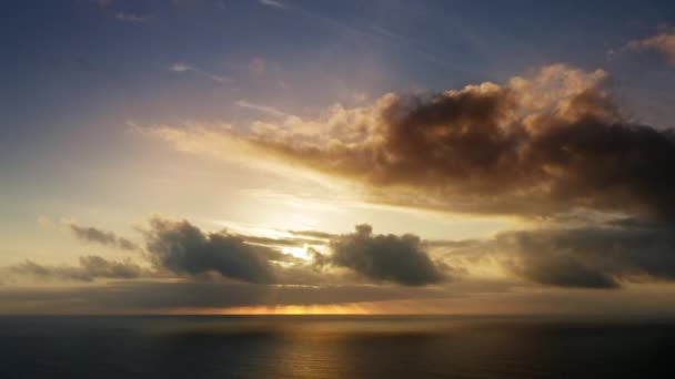 Costa panorámica del Océano Atlántico vista desde arriba — Vídeo de stock