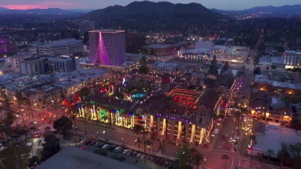 Mission Inn hotel, zbliżenie imponujące Christmas Illumination szczegóły resort 4K — Wideo stockowe