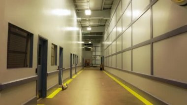 Mükemmel açık alan endüstriyel bina kira arka planda endüstriyel boş iç