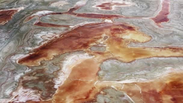 Extracción de sal de potasa evaporación aérea de canteras industriales en colores rojos — Vídeo de stock