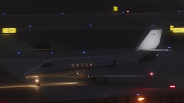 Büyük metropolden kalkan özel uçağın hayret verici görüntüsü.