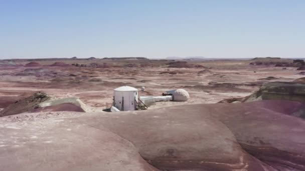 Ruang perjalanan dan konsep pariwisata, Stasiun Penelitian, Astronot menjelajahi Mars 4K — Stok Video