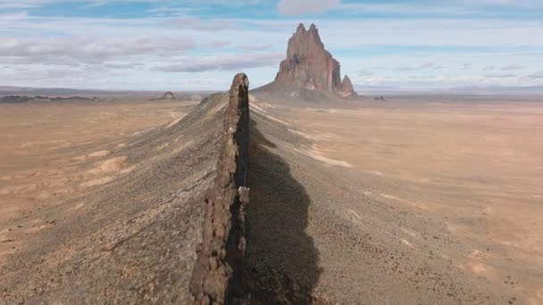 Incredible desert nature landscape with high Shiprock cliffs, aerial 4K USA — Video
