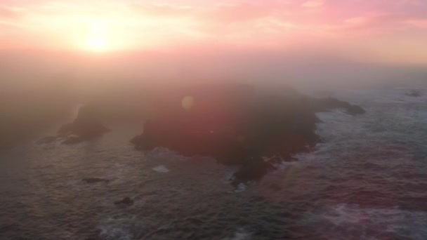 Scenic nautical landscape, USA 4K, Impressive pink sunrise above morning fog — стоковое видео