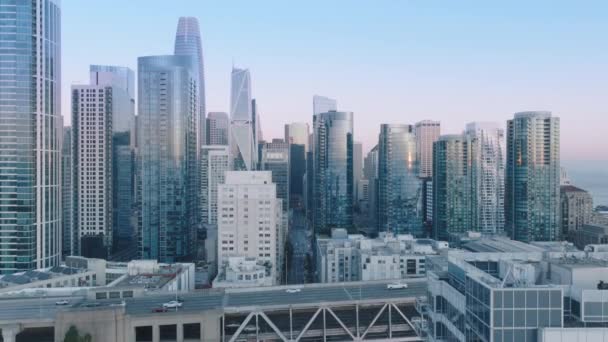 Ciudad futurista skyline, Vista aérea San Francisco capital tecnológica de EE.UU. — Vídeos de Stock