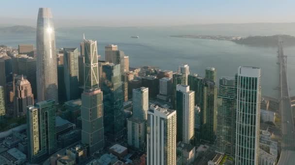 San Francisco California EE.UU. imágenes aéreas de drones de muelles del puerto en el centro de 4K — Vídeos de Stock