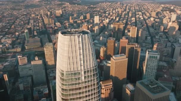 Salesforce Tower, Innenstadt von San Francisco, Kalifornien USA 4K-Antenne vom Dach — Stockvideo